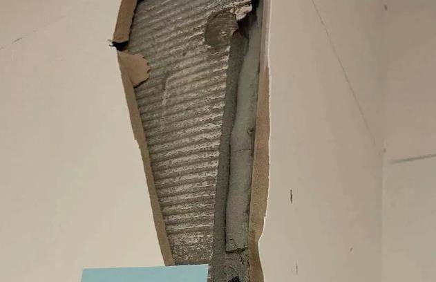 地上瓷砖空鼓怎么回事(地上瓷砖空鼓怎么回事儿)